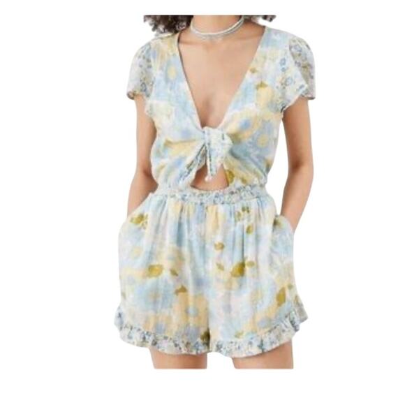 American‎ Eagle Henley Romper w/ Tie Front Flowers Sz XS - Picture 1 of 10